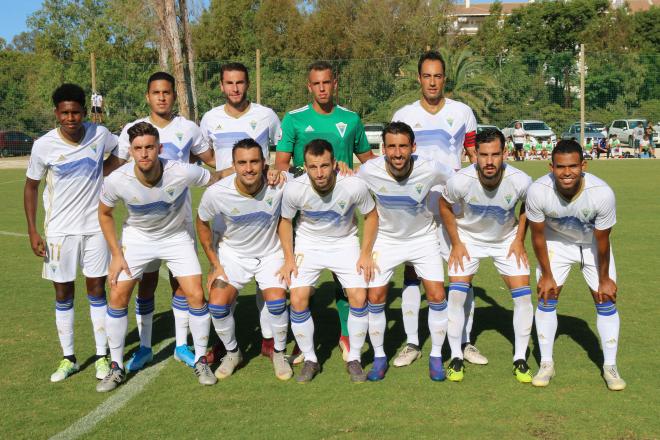 Equipo inicial del Marbella ante El Palo.