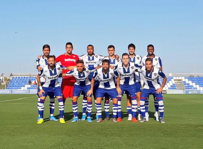 El once titular del club granota ante el Catagena. (Foto: Levante UD)