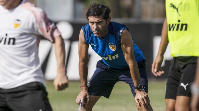 Marcelino durante un entrenamiento (Foto: Valencia CF)