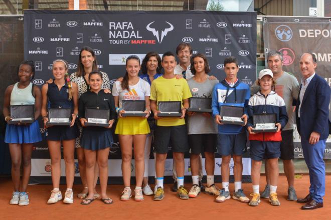 África Burillo y Luka Talán se han adjudicado el Rafa Nadal Tour by Mafre sub 12, en categorías femenina y masculina, disputado Jolaseta.