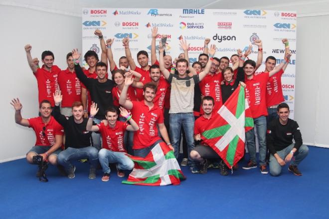 El equipo Formula Student Bizkaia de la Escuela de Ingeniería sigue mejorando año tras año sus resultados.