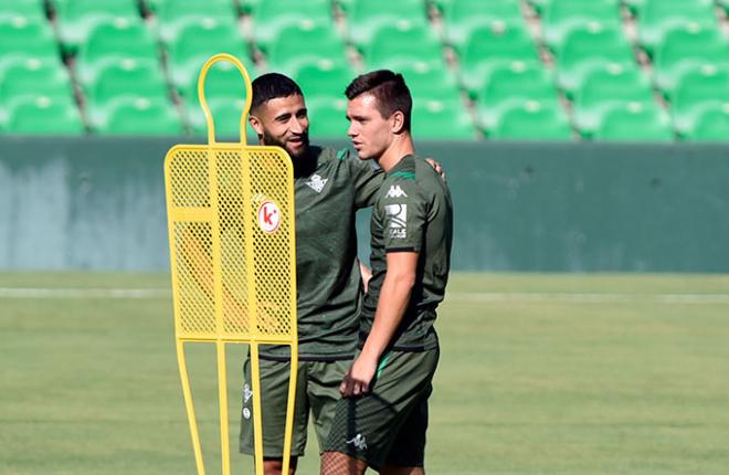 Lo Celso, junto a Nabil Fekir, en un entrenamiento de esta pretemporada (Foto: Kiko Hurtado).