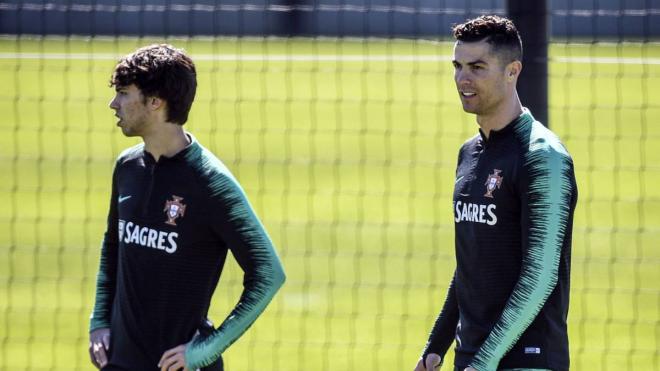 Cristiano Ronaldo y Joao Félix, en un entrenamiento con Portugal.
