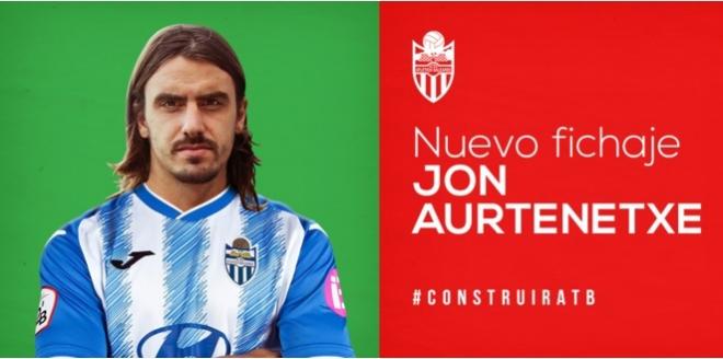 El zornotzarra Jon Aurtenetxe con su look racial en el CD Atlético Baleares.