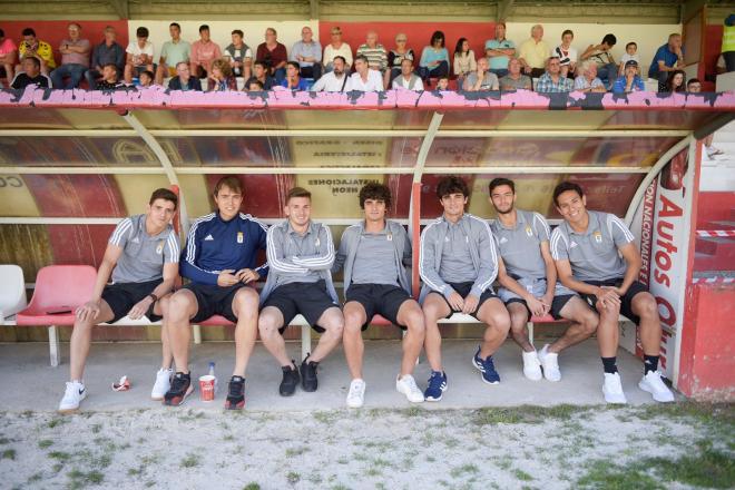 Los jugadores promocionados al primer equipo posan en el amistoso ante la Ponferradina (Foto: Real Oviedo).