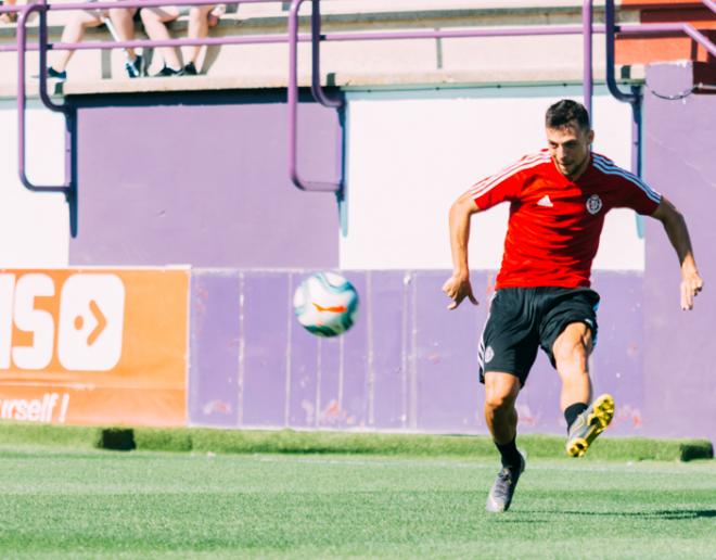 Óscar Plano, en un entrenamiento de pretemporada (Foto: Real Valladolid).