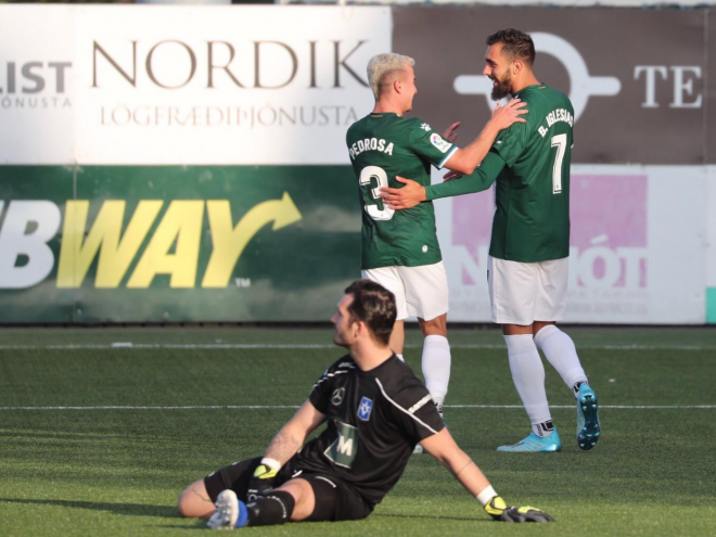 Borja Iglesias celebra su gol ante el Stjarman. 
