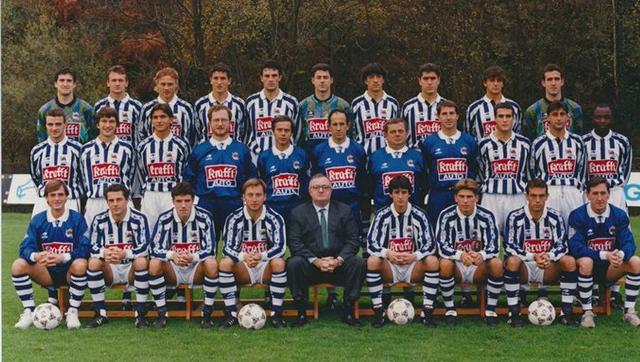 Plantilla de la Real Sociedad en los años 90 con Imanol Alguacil y Javi Gracia en sus filas (Foto: Real Sociedad).