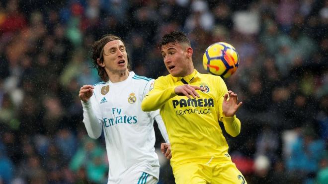 Dani Raba disputa un balón ante Modric la pasada temporada.