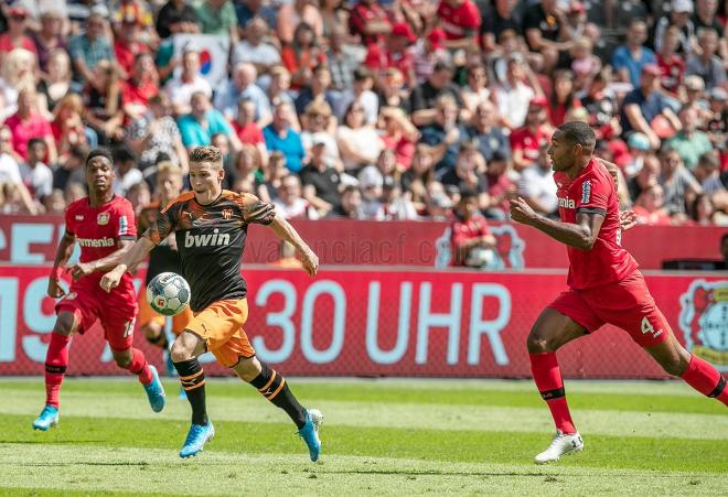 Kevin Gameiro marcó dos goles contra el Bayer Leverkusen. (Foto: Valencia CF)