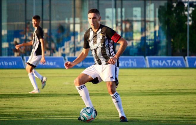 Óscar Ramírez con el Cartagena. (@FCCartagena_efs)