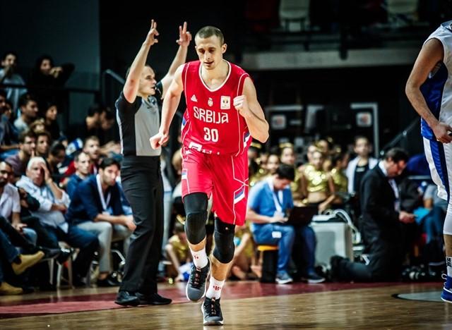 Avramovic, en un encuentro con Serbia (Foto: FIBA).