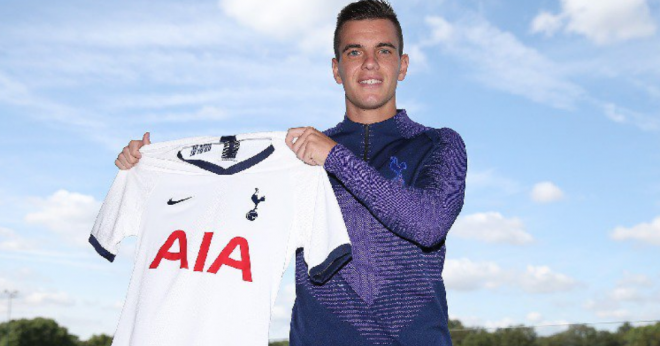 Lo Celso posa con la camiseta del Tottenham.