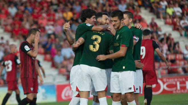 Los jugadores del Athletic celebran un gol en la pretemporada. (Foto: Athletic Club)