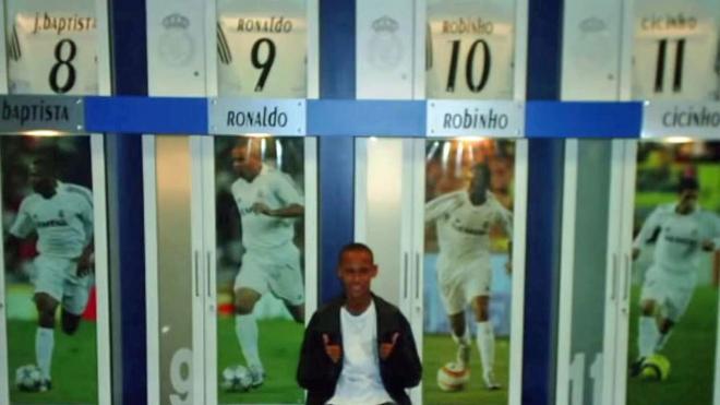 Neymar, en el vestuario del Real Madrid.