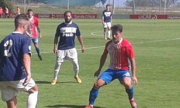 Una acción del partido disputa en Mareo (Foto: Marino de Luanco).