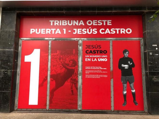 Puerta Jesús Castro en El Molinón-Enrique Castro 'Quini'.