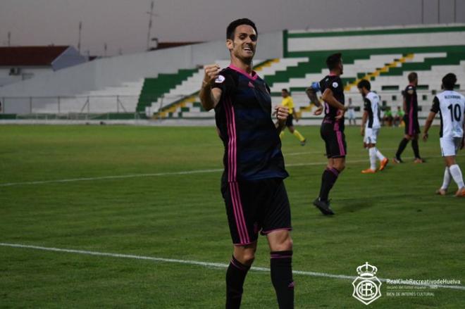 Rubén Cruz celebra el gol recreativista. (@recreoficial)