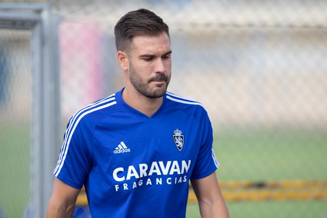 Atienza en un entrenamiento del Real Zaragoza (Foto: Daniel Marzo).