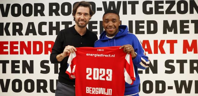 Bergwijn ha firmado la renovación con el PSV.