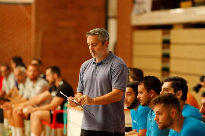 El entrenador del Ciudad de Málaga Curro Lucena (Foto: Raul Romero).