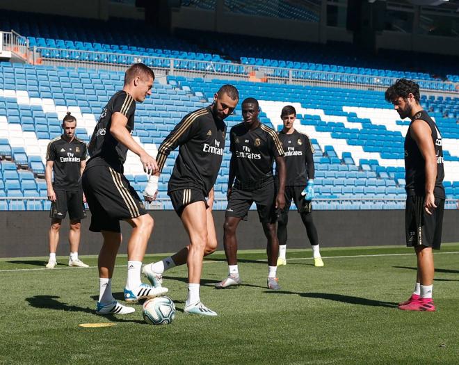 Mendy, durante el entrenamiento del Bernabéu (Vía Real Madrid).
