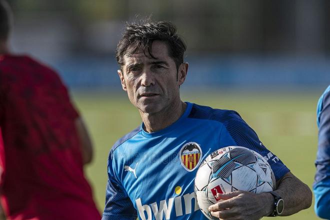 Marcelino, durante un entrenamiento (Foto: Valencia CF)