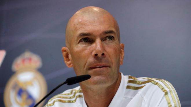Zinedine Zidane, durante una rueda de prensa (Foto: EFE).