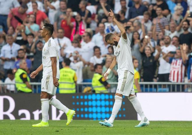 Benzema celebra su gol ante el Real Valladolid.