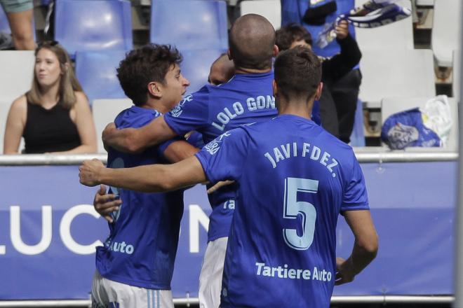 Los jugadores del Oviedo celebran el gol de Ortuño ante el Lugo (Foto: Luis Manso).