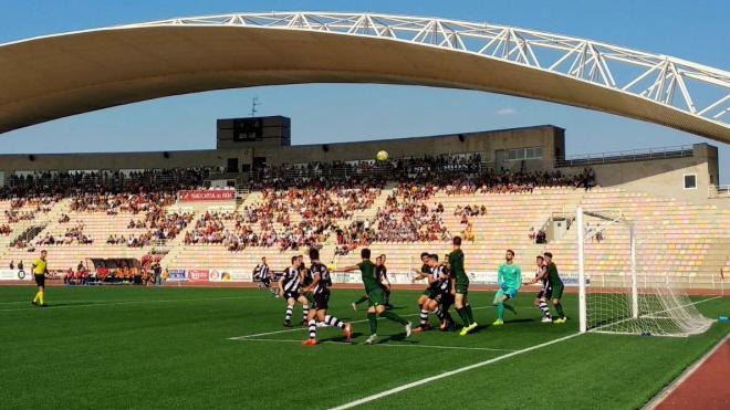 Los jugadores del Bilbao Athletic durante el partido. (Foto: Athletic Club)