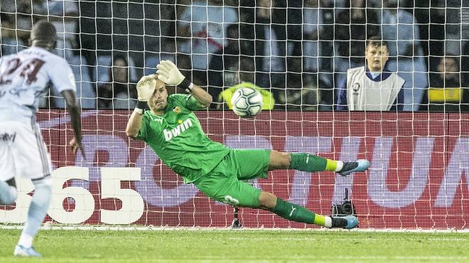 Cillessen detuvo un penalti contra el Celta (Foto: Valencia CF).