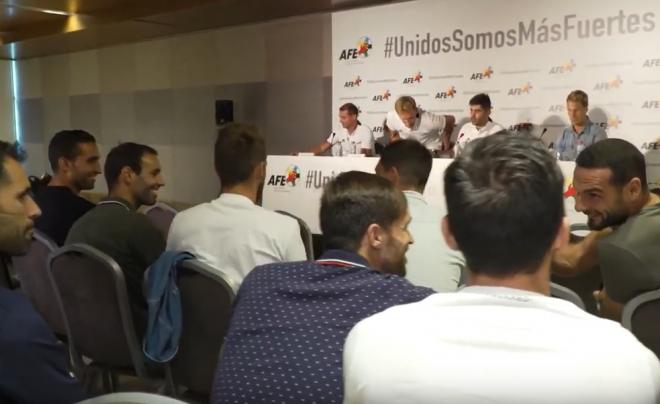 Javi Moyano y Míchel, en la reunión de los capitanes con AFE (Foto: Asociación de Futbolistas Españoles).