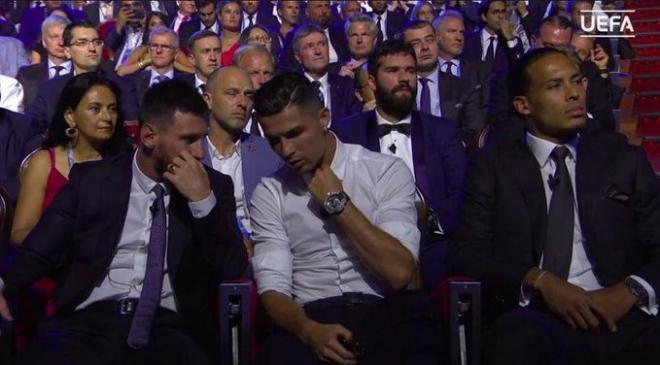 Cristiano Ronaldo con Messi en la gala de los premios de la UEFA.