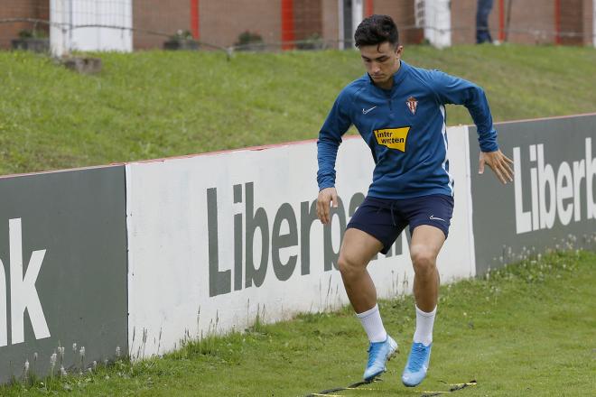 Manu García, en un entrenamiento del Sporting (Foto: Luis Manso).