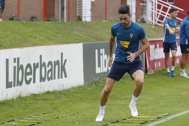 Borja López, en un entrenamiento del Sporting en Mareo (Foto: Luis Manso).