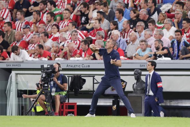 Gaizka Garitano, intenso durante el derbi (Foto: Edu DF/ BLACKSWAN).