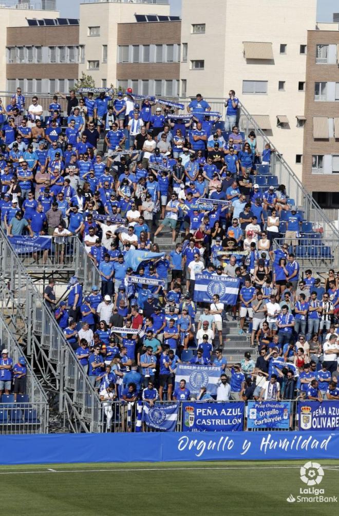 La afición del Real Oviedo en el Fernando Torres.