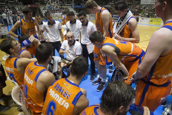 Ponsarnau con el Valencia Basket (Foto: M. A. Polo)
