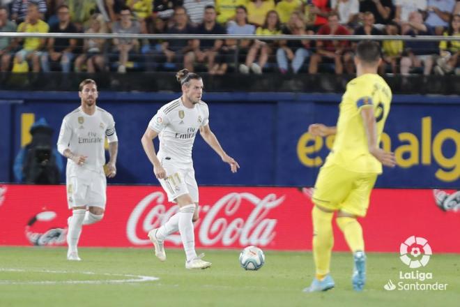 Gareth Bale controla la pelota en el Villarreal-Real Madrid (Foto: LaLiga Santander).