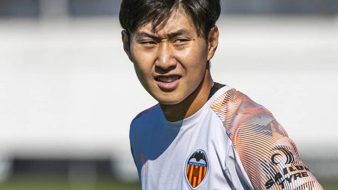 Kangin Lee sufre una lesión muscular. (Foto: Valencia CF)