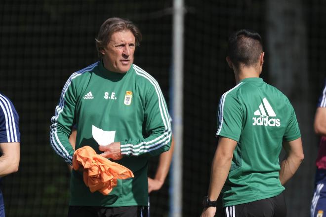 Sergio Egea, en un entrenamiento del Real Oviedo (Foto: Luis Manso).