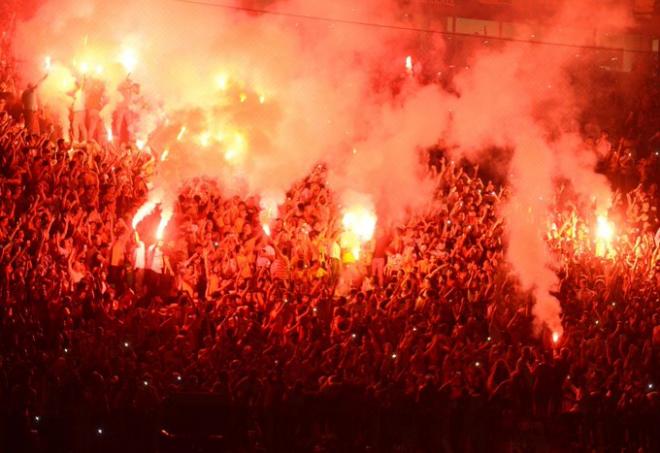 La afición del Galatasaray, durante la presentación de los nuevos fichajes.
