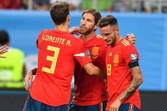 Sergio Ramos, junto a Llorente y Saúl, celebra un gol con España (Foto: UEFA).