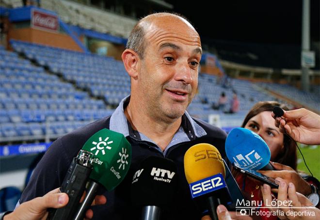 El entrenador del Recre, satisfecho con su equipo (Manu López / Albiazules.es).