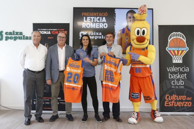 La jugadora canaria Leticia Romero  (1.72, Agüimes, 28/05/95, 24 años) ha sido presentada como jugadora del Valencia Basket