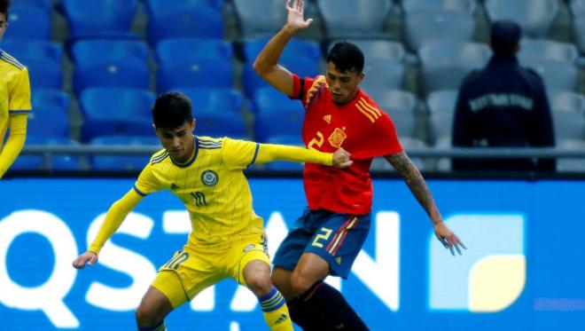 Pedro Porro, en e duelo disputado ante Kazajistán con España sub 21 (Foto: MundoDeportivo).