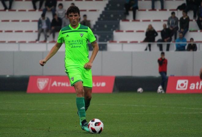 Galder Cerrajería, en un partido con el CD Mirandés (Foto: CD Mirandés).