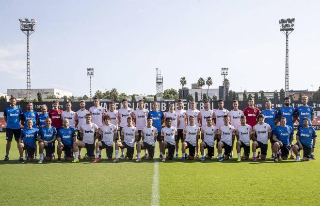 La plantilla del Valencia Mestalla que disputará la Premier League Internacional Cup. (Foto: Valencia CF)