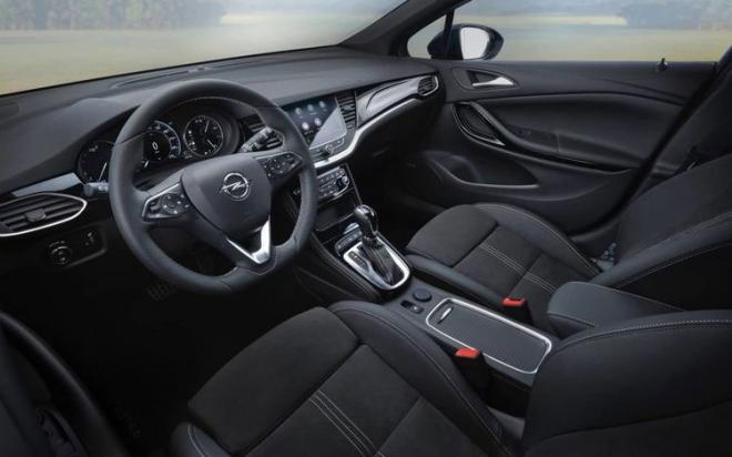 Opel Astra 2019 interior